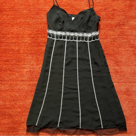 Closing closet ⭐️ Cute Vintage Black Babydoll Dress with thin adjustable straps - Picture 1 of 4